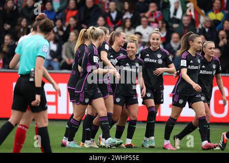 Koeln, Germania. 10 febbraio 2024. Linda Dallmann (Monaco) nach dem Tor zum 0-1, 1. FC Koeln - FC Bayern Muenchen, Google Pixel Frauen Bundesliga, 13. Spieltag, Koeln, Deutschland, 10.02.2024. Crediti: Juergen Schwarz/Alamy Live News Foto Stock