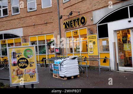 Kastrup/Copenhagen, Danimarca /11 febbraio 2024/.negozio di alimentari netto nella capitale danese di Kastrup. Foto.Francis Joseph Dean/Dean Pictures Foto Stock