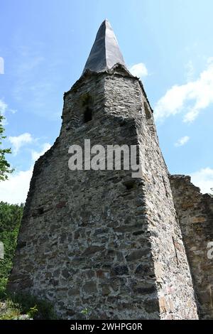 Rovine del castello della chiesa di Gossam, Austria Foto Stock