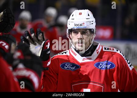 L'Ondrej Beranek della Repubblica Ceca segna 2-2 punti durante la partita di hockey su ghiaccio dei Beijer Hockey Games (Euro Hockey Tour) di domenica tra Svizzera e Cze Foto Stock