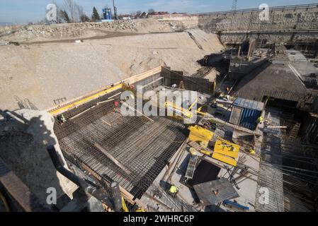 Rinforzo con acciaio da costruzione e acciaio strutturale Foto Stock