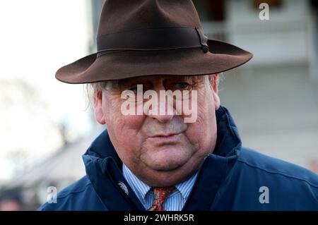 L'allenatore Noel Meade dopo che il suo cavallo Helvic Dream guidato dal fantino Sam Ewing vinse l'ostacolo Navan Ford & Opel Maiden all'ippodromo Navan nella contea di Meath, Irlanda. Data foto: Domenica 11 febbraio 2024. Foto Stock