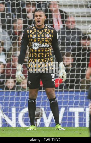 Southampton, Regno Unito. 10 febbraio 2024. Portiere del Southampton Gavin Bazunu (31) in azione durante la partita tra Southampton FC e Huddersfield Town AFC allo St.Mary's Stadium, Southampton, Inghilterra, Regno Unito il 10 febbraio 2024 Credit: Every Second Media/Alamy Live News Foto Stock