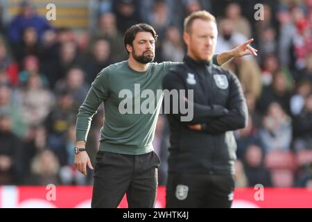 Southampton, Regno Unito. 10 febbraio 2024. Southampton Manager Russell Martin gesti durante la partita tra Southampton FC e Huddersfield Town AFC al St.Mary's Stadium, Southampton, Inghilterra, Regno Unito il 10 febbraio 2024 Credit: Every Second Media/Alamy Live News Foto Stock