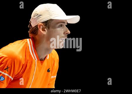 Oslo, Norvegia 11 febbraio 2024 Alex De Minaur dell'Australia sembra sconcertato durante la finale del torneo Ultimate Tennis Showdown alla Telenor Arena di Oslo, Norvegia crediti: Nigel Waldron/Alamy Live News Foto Stock