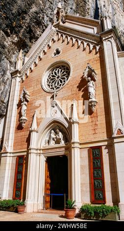 Santuario della Madonna della Corona a Ferrara di Monte Baldo - Spiazzi / Italia Foto Stock