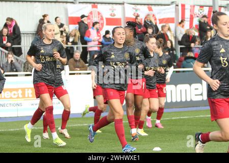 Katie Zelem scalda Southampton FC Women contro Manchester United Women Adobe Women's fa Cup al Silverlake Stadium Foto Stock