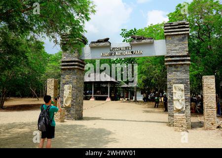 Ingresso al parco nazionale Komodo Indonesia Island Dragons Foto Stock