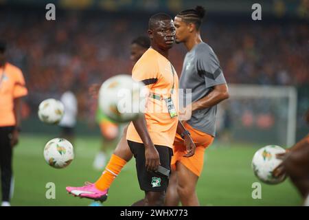 ABIDJAN, COSTA D'AVORIO, VENERDÌ 11 FEBBRAIO 2024. Sebastien Haller ivoriano durante il pre-match warm-up della finale AFCON 2023. Foto Stock