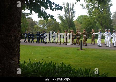 Guardia armata per il signor Pierre-André Imbert, Ambasciatore di Francia, per presentare le sue lettere di credenza alla Government House, Canberra, ACT, Australia. Foto Stock