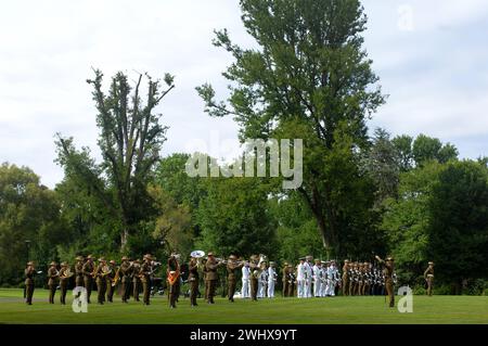 Guardia armata per il signor Pierre-André Imbert, Ambasciatore di Francia, per presentare le sue lettere di credenza alla Government House, Canberra, ACT, Australia. Foto Stock