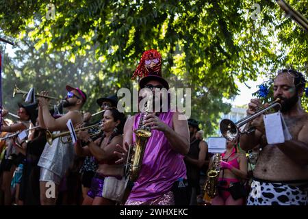 11 febbraio 2024, Rio De Janeiro, Rio De Janeiro, Brasile: RIO DE JANEIRO (RJ), 02/11/2024- CARNEVALE-BLOCO-CULTURE. Presentazione del profumo Bloco Lanza, nella città di Rio de Janeiro, questa domenica, 11 febbraio 2024. (Foto: Aline Ribeiro AlcÃƒÂ¢ntara/Thenews2/Zumapress) (immagine di credito: © Aline Ribeiro Alcantara/TheNEWS2 via ZUMA Press Wire) SOLO PER USO EDITORIALE! Non per USO commerciale! Foto Stock