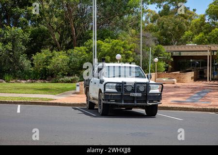 Camion Toyota Landcruiser bianco 2018 parcheggiato nel centro di Mudgee, Australia regionale Foto Stock