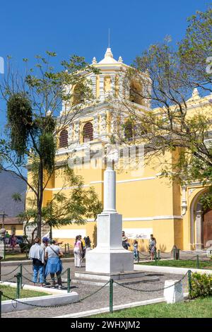 Chiesa e Monastero la Merced, Calle del Arco, Antigua, Dipartimento Sacatepéquez, Repubblica del Guatemala Foto Stock