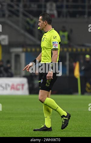 L'arbitro Daniele Doveri ha assistito alla partita di serie A tra l'AC Milan e l'SSC Napoli l'11 febbraio 2024 allo stadio Giuseppe Meazza San Siro Siro di Milano. Foto Tiziano Ballabio Foto Stock