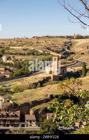 2023 09 23 Segovia, Spagna. Vista aerea della chiesa di vera Cruz. Immagine verticale Foto Stock