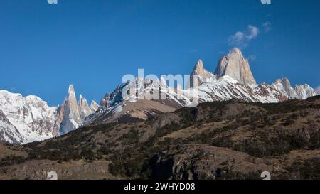 Vista panoramica del Cerro Torre e del Monte Fitzroy a El Chalten, Patagonia, Argentina. Foto Stock