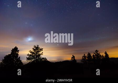 Astrofotografia notturna, Mt. Figueroa, California centrale, cieli stellati, panorama celeste, vedute astronomiche, paesaggi notturni Foto Stock