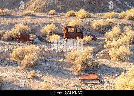 Eroso, abbandonato, arrugginito, Ford Model T, Deep Desert, Death Valley, California, auto d'epoca, Desert Relic, Decay Foto Stock