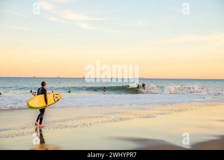 Surf, Sandspit, porto di Santa Barbara, Surf, Sport, bodyboard, Perfect Wave, Ocean, Water, Recreation, tempo libero Foto Stock