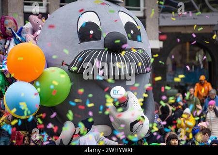 Fastnacht Umzug Francoforte sul meno Der Frankfurter Fastnachtsumzug zieht am 11.02.2024 über den Römerberg a Francoforte sul meno. Francoforte sul meno Römerberg Hessen Deutschland *** Parata Fastnacht Francoforte sul meno la sfilata di carnevale di Francoforte si svolgerà l'11 02 2024 sulla Römerberg di Francoforte sul meno Francoforte sul meno Römerberg Assia Germania 2024-02-11 ffm fastnacht umzug 08 Foto Stock