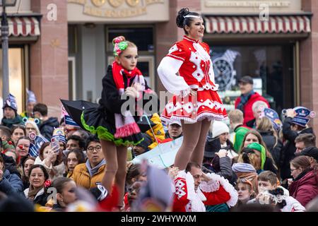 Fastnacht Umzug Francoforte sul meno Der Frankfurter Fastnachtsumzug zieht am 11.02.2024 über den Römerberg a Francoforte sul meno. Francoforte sul meno Römerberg Hessen Deutschland *** Parata Fastnacht Francoforte sul meno la sfilata di carnevale di Francoforte si svolgerà l'11 02 2024 sulla Römerberg di Francoforte sul meno Francoforte sul meno Römerberg Assia Germania 2024-02-11 ffm fastnacht umzug 07 Foto Stock