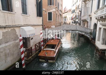 Ponte dei Consorzi sul Rio del Palazzo (della Canonica) a San Marco sestiere a Venezia, Veneto, Italia © Wojciech Strozyk / Alamy Stock Photo Foto Stock