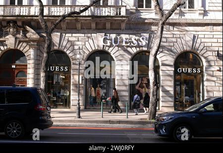 Indovina negozio di abbigliamento e accessori, Andrassy ut, Budapest, Ungheria Foto Stock