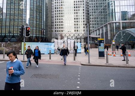 One Canada Square nel cuore del quartiere finanziario di Canary Wharf il 6 febbraio 2024 a Londra, Regno Unito. Canary Wharf è un'area situata vicino all'Isola dei cani nel London Borough of Tower Hamlets ed è definita dalla Greater London Authority come parte del quartiere finanziario centrale di Londra. Insieme alla City di Londra, costituisce uno dei principali centri finanziari del Regno Unito e del mondo, contenente molti edifici alti, tra cui il terzo più alto del Regno Unito, One Canada Square. Foto Stock