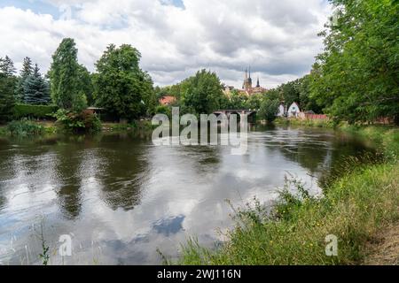 Vista dalla Saale al castello e alla cattedrale di Merseburg Foto Stock