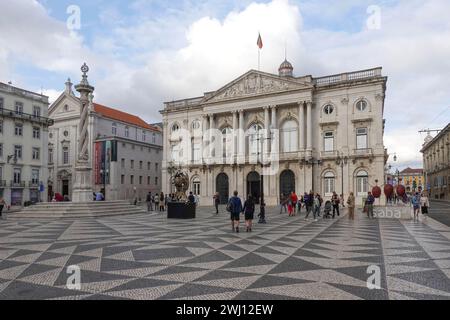 Portogallo, Lisbona, Pacos do Concelho de Lisboa o Municipio di Lisbona nella Praca do Município o in Piazza della città. L'edificio neoclassico dell'architetto Do Foto Stock