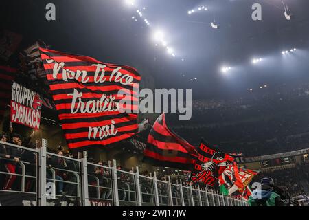 Milano, Italia. 11 febbraio 2024. Tifosi dell'AC Milan visti durante la partita di calcio di serie A 2023/24 tra l'AC Milan e l'SSC Napoli allo Stadio San Siro. Risultati finali; Milano 1 | 0 Napoli. Credito: SOPA Images Limited/Alamy Live News Foto Stock