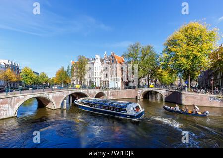 Canali e ponti edificio sul Keizersgracht nella città di Amsterdam, Paesi Bassi Foto Stock