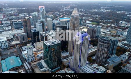 Vista aerea notturna della città di Charlotte, North Carolina Foto Stock