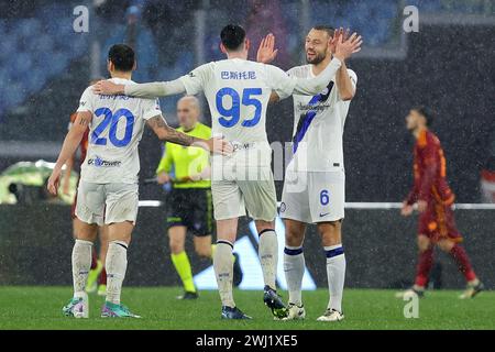 Roma, Italie. 10 febbraio 2024. I giocatori dell'Internazionale celebrano la vittoria al termine del campionato italiano di serie A tra AS Roma e FC Internazionale il 10 febbraio 2024 allo Stadio Olimpico di Roma, Italia - Photo Federico Proietti/DPPI Credit: DPPI Media/Alamy Live News Foto Stock