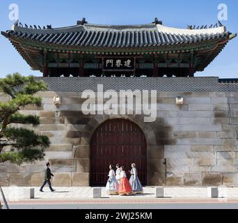 SEOUL - porta del Palazzo Gyeongbokgung nella città di Seoul, Corea del Sud Foto Stock