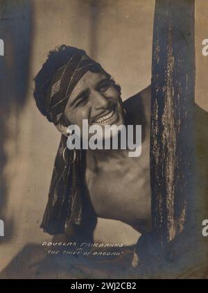 Ritratto di Douglas Fairbanks - il ladro di Bagdad (United Artists, 1924). Foto pubblicitaria Foto Stock