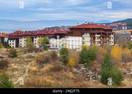 Bansko, Bulgaria case e hotel, autunno Foto Stock