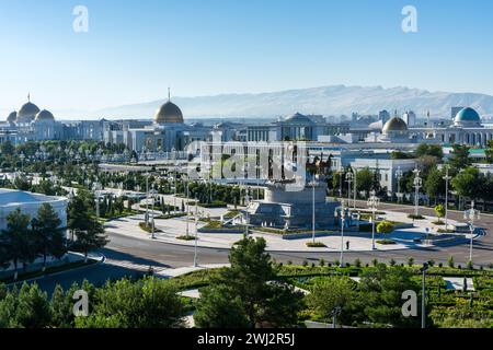 Vista del palazzo presidenziale (Oguzhan) ad Ashgabat in Turkmenistan. Foto Stock