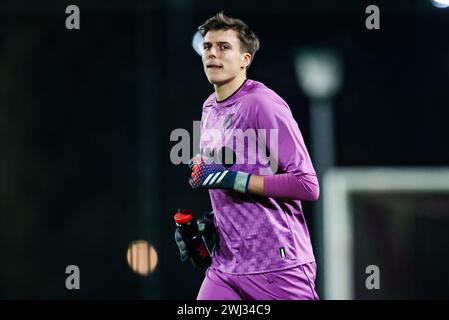 Utrecht, Paesi Bassi. 12 febbraio 2024. UTRECHT, 12-02-2024, Zoudenbalch, Keuken Kampioen Divisie, calcio olandese, stagione 2023/2024, durante la partita Jong Utrecht - Jong AZ, Jong FC Utrecht portiere Andreas Dithmer credito: Pro Shots/Alamy Live News Foto Stock