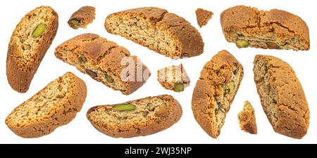 Biscotti Cantuccini isolati su sfondo bianco Foto Stock