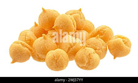 Piccole gocce di biscotti, palline di pasta sfoglia isolate su sfondo bianco Foto Stock