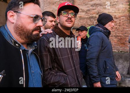 Geolier al maschio Angioino di Napoli, dove il sindaco Gaetano Manfredi ha presentato al cantante una targa personalizzata per celebrare il suo straordinario successo al Festival di Sanremo 2024. Foto Stock