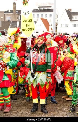 Maastricht, Paesi Bassi. 11 febbraio 2024. Il gruppo di fiati di Maastricht "Vreug en Neugter" durante la parata di Carnevale di Maastricht. Anna Carpendale/Alamy Live News Foto Stock