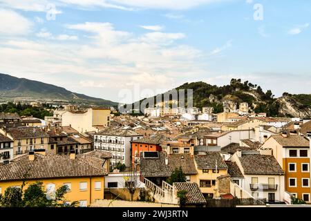 Vista di dettaglio della città spagnola di estella a leon in spagna. Foto Stock