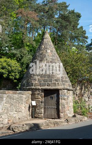 Le chiuse del villaggio. Breedon-on-the-Hill, nel Leicestershire, costruita nel 1793 e in uso fino al 1885, aveva un Pinfold o Pound adiacente utilizzato per gli animali randagi Foto Stock