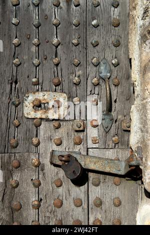 Le chiuse del villaggio. Heytesbury, Wiltshire, costruita alla fine del XVIII secolo, è una "Blind House", senza finestre o griglie. Foto Stock