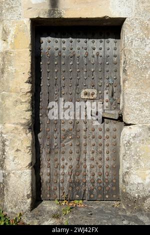 Le chiuse del villaggio. Heytesbury, Wiltshire, costruita alla fine del XVIII secolo, è una "Blind House", senza finestre o griglie. Foto Stock