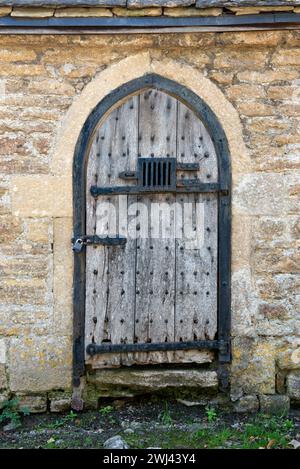 Le chiuse del villaggio. Mells, Somerset, costruita nel 1728, nota come "Blind House", una cella singola con una porta di sicurezza interna aggiuntiva. Foto Stock