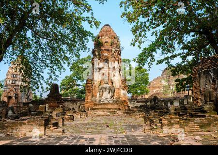 Ayutthaya, Thailandia a Wat Mahathat, Tempio Stupa Pagoda al mattino, Parco storico di Ayutthaya Foto Stock
